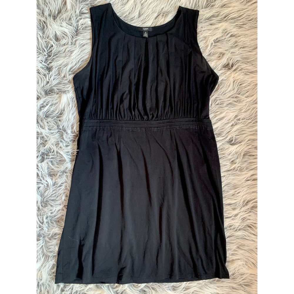Sleeveless Black Dress
